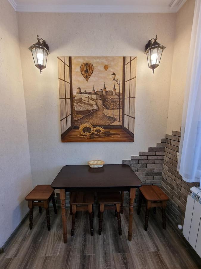 Petropavlivska Apartment Тиха Вуличка В Центрі Старого Міста Каменец-Подольский Экстерьер фото